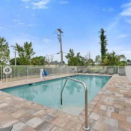 Gulf Access With Boat Slip, Heated Saltwater Pool - Bacino Vistas 205 & 208 - Roelens Villa
